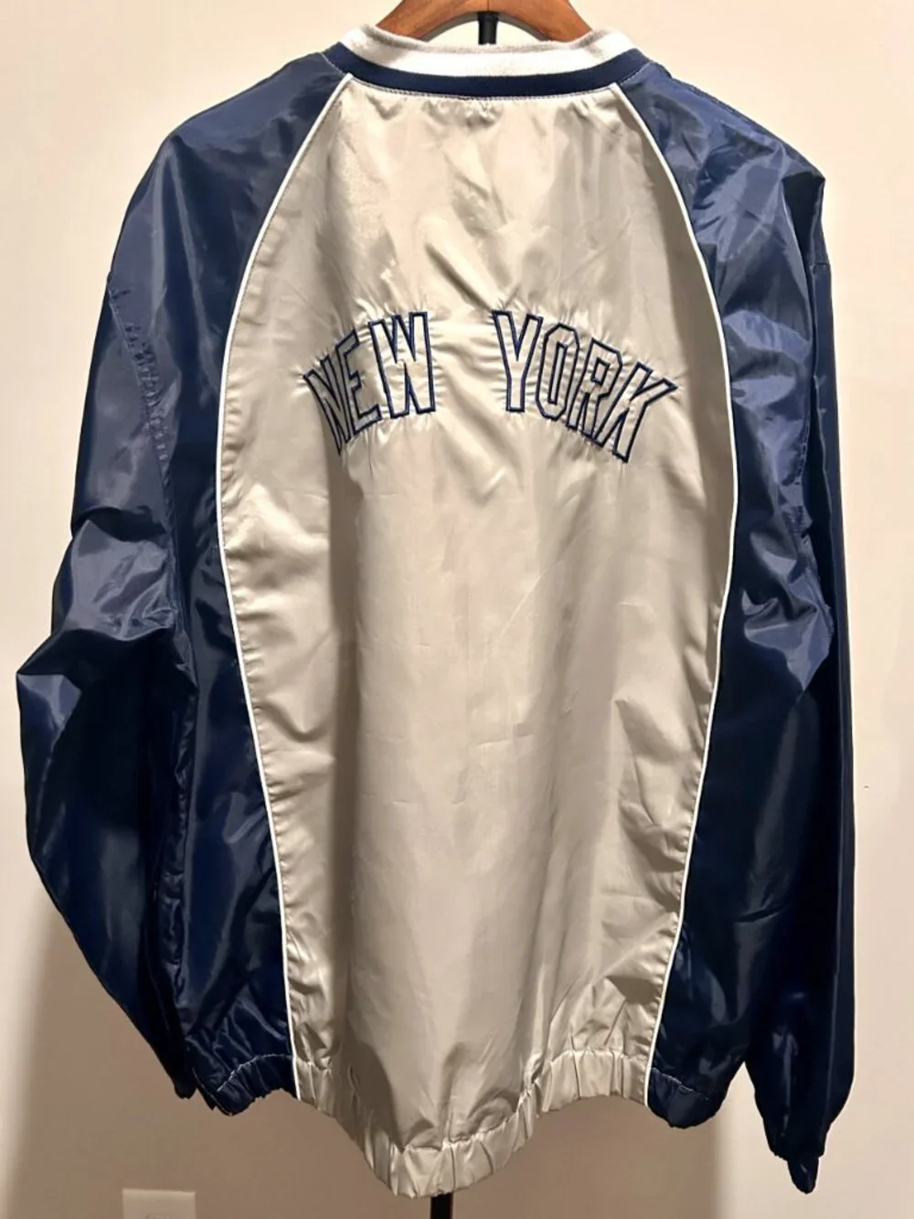 New York Yankee XL V-Neck Pullover, Warm-Up Jacket, Windbreaker.